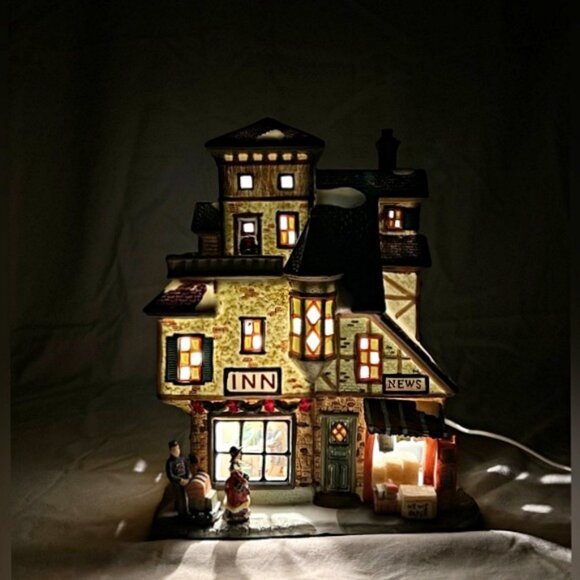 Vintage Lemax Enchanted Forest Christmas Porcelain Lighted Inn/News Glass House - Picture 8 of 10